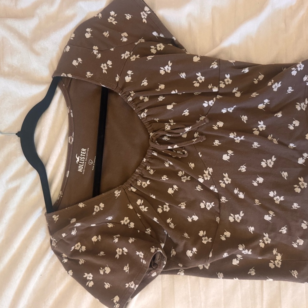 Hollister Brown Ruched Short Sleeve Blouse